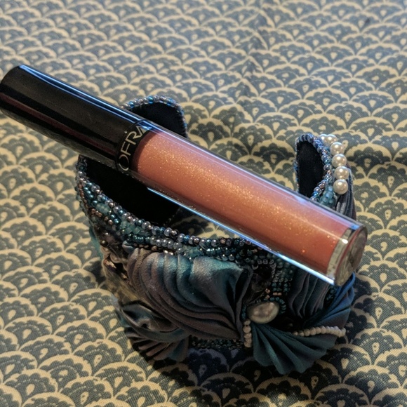 OFRA lip gloss in Natural